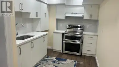 2421 DRESS CIRCLE Oshawa (Windfields), Ontario