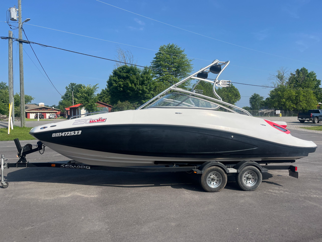 2008 SEA DOO 230 Wake in Powerboats & Motorboats in Ottawa - Image 4