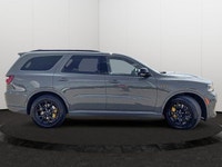 This Dodge Durango has a powerful ESG 6.4L SRT(R) HEMI(R) V8 w/ FuelSaver MDS engine powering this A... (image 6)