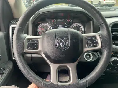 2022 RAM 1500 Classic SLT CLEAN CARFAX!!!! 4x4 HEMI, CRUISE,..., View more