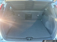 Volvo Canada Special! Climate package - Heated windscreen washer nozzles - Headlight cleaning - Heat... (image 8)