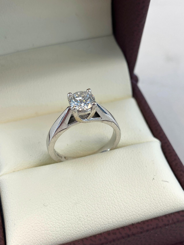 Beautiful 14K White Gold 0.76CT Diamond Solitaire Ring in Jewellery & Watches in City of Toronto - Image 3