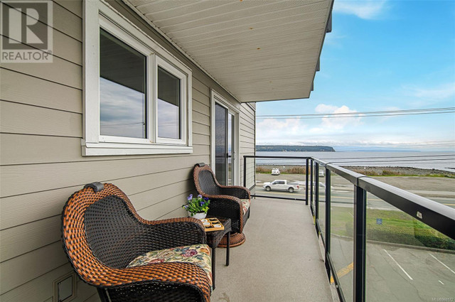 301 872 Island Hwy S Campbell River, British Columbia in Condos for Sale in Campbell River - Image 2