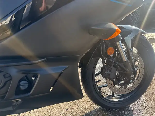 2023 Yamaha YZF-R3 ~ YAMAHA R3 ~ ABS ~ COOL BIKE ~ ONLY 18KMS ~ in Street, Cruisers & Choppers in City of Toronto - Image 27