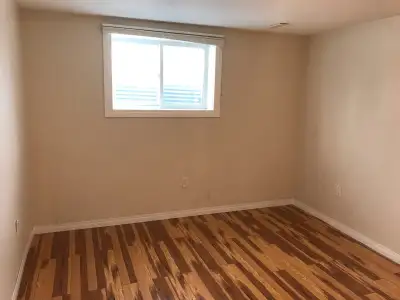 Like new 2 BR in Marlborough, very quiet, HUGE Parking !