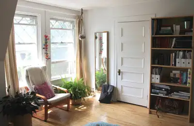 Bright and spacious 3 bedroom unit- Great location in Lowertown- Available May 1st, 2026! YouTube: h...