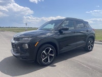 AMVIC Licensed Dealer The 2025 Chevrolet Trailblazer RS is a sporty and agile compact SUV, designed... (image 3)