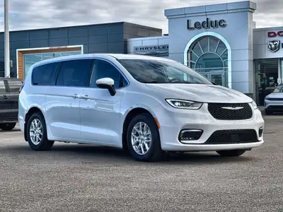 This 2023 Chrysler Pacifica Touring FWD has the V6 3.6L erc - Gas engine with a 9 Speed Automatic tr...
