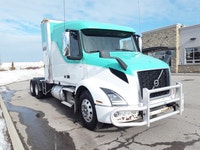 2018 Volvo VNL64TRACTOR 2018 VOLVO VNL64TRACTOR Tandem Axle Sleeper Tractor - Automatic transmission... (image 4)