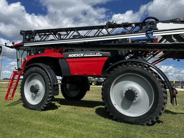 2022 HORSCH LEEB 6.300VL SPRAYER in Farming Equipment in Winkler - Image 3