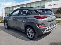This Hyundai Kona boasts a Regular Unleaded I-4 2.0 L/122 engine powering this Variable transmission... (image 2)