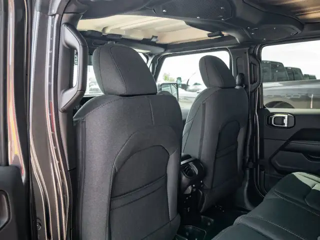 2026 Jeep Wrangler Sahara in Cars & Trucks in Barrie - Image 18