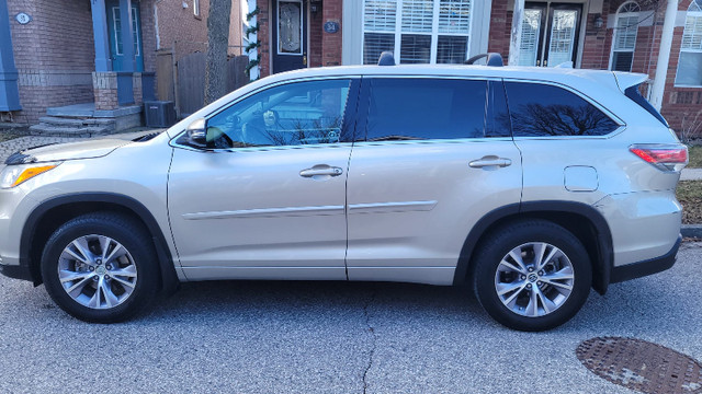 2016 Toyota Highlander, ultra clean in and out. $18,000 in Cars & Trucks in City of Toronto - Image 3