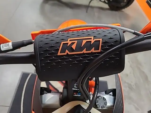 2025 KTM XC 250 F in Dirt Bikes & Motocross in Calgary - Image 15