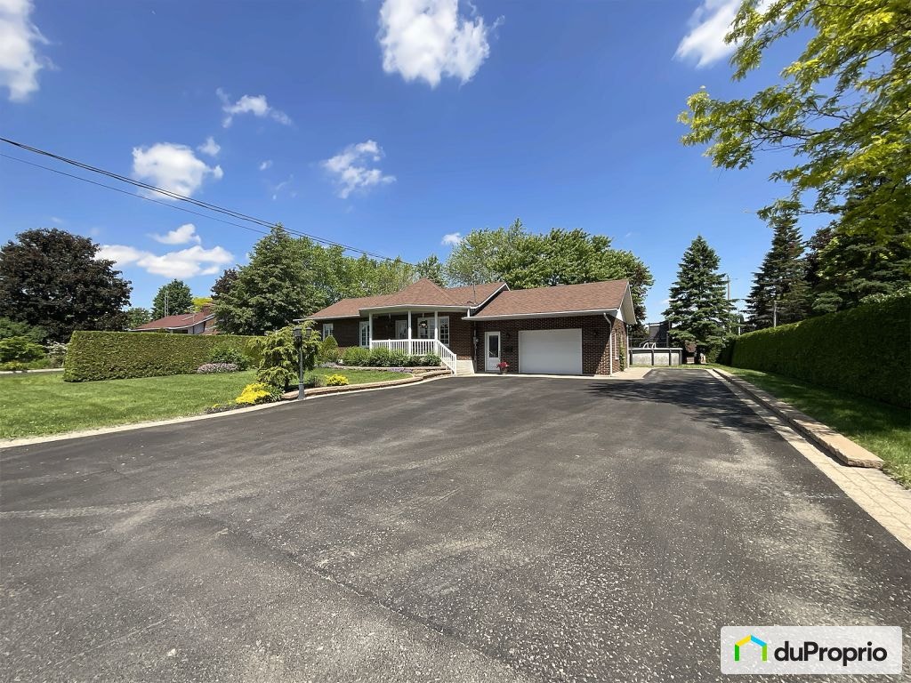 $750,000 - Bungalow in St-Jean-sur-Richelieu (St-Athanase) — photo 2
