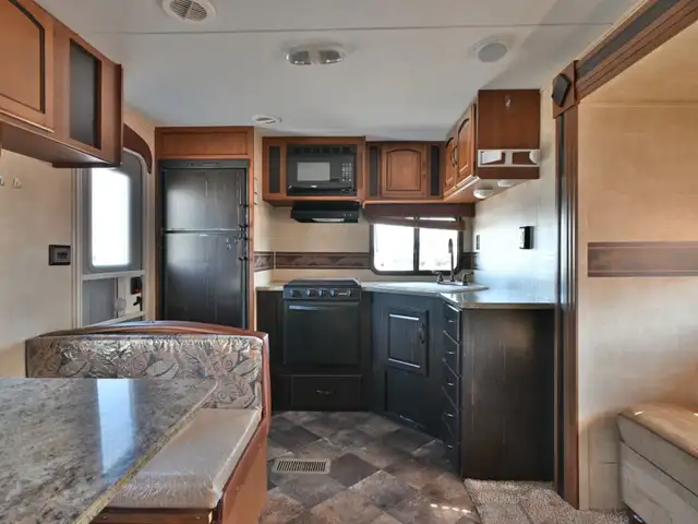 2013 Springdale 241 in Travel Trailers & Campers in St. Albert - Image 14