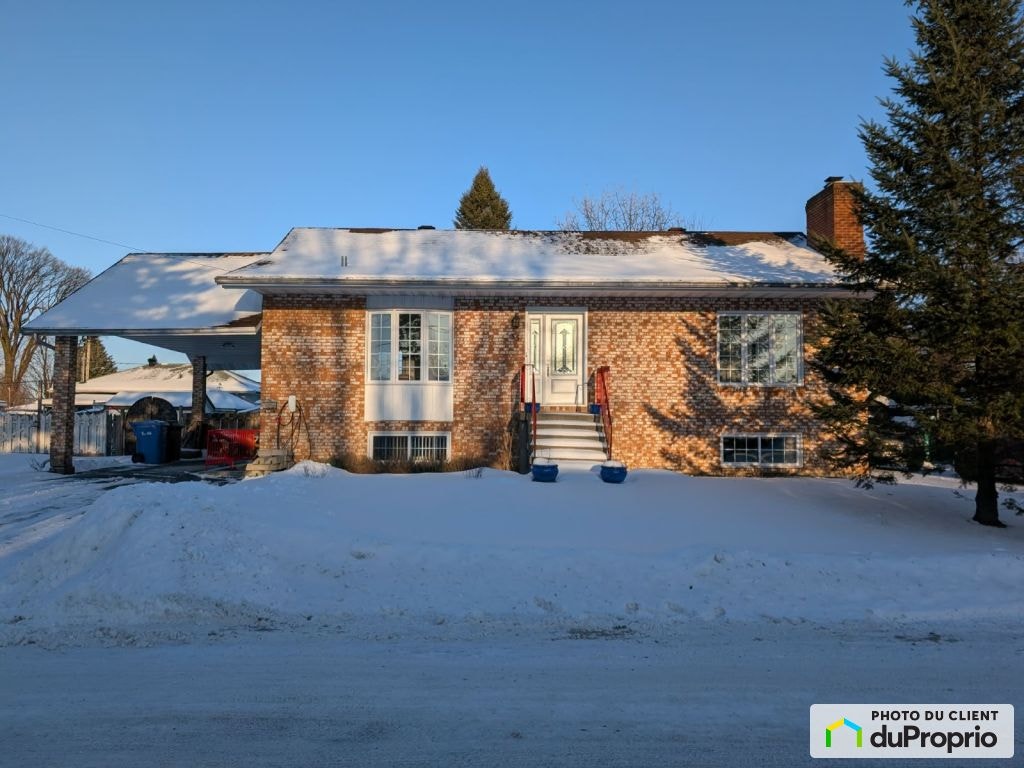 $549,900 - Intergenerational in Salaberry-De-Valleyfield — photo 1