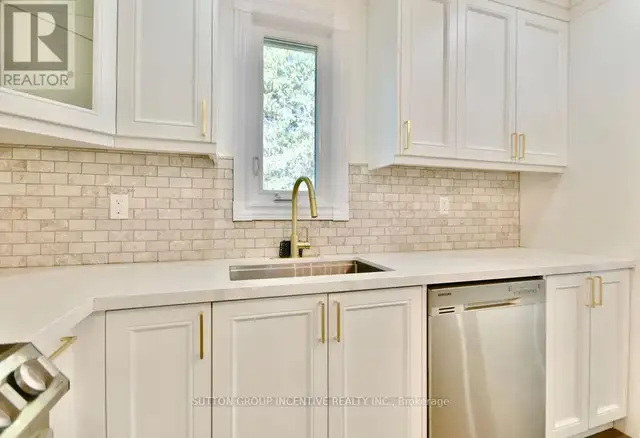 1556 HOUSTON AVENUE Innisfil, Ontario in Houses for Sale in Barrie - Image 21