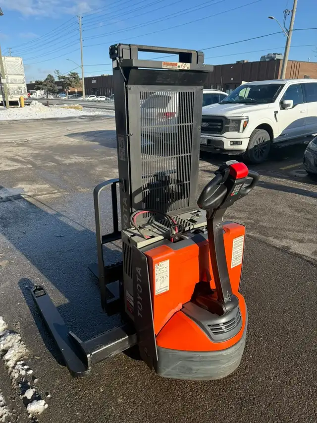 2018 Toyota Walk Behind Pallet Reach / Straddle Stacker on Sale in Heavy Equipment in Mississauga / Peel Region - Image 6