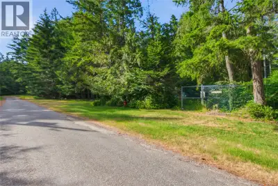 Level, building lot in exclusive Trincomali estates. Near the end of a no-thru road in area of nice...