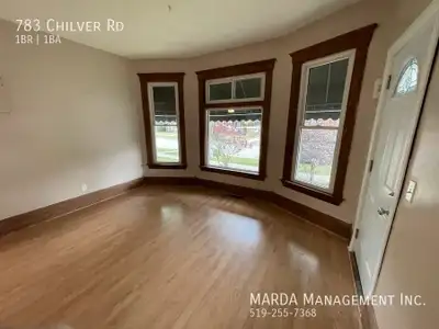 SPACIOUS 1+ BED/1BATH MAIN FLOOR UNIT IN WALKERVILLE! + UTILITIE