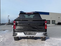 Crowfoot Hyundai, AMVIC Licensed Dealer The 2025 Chevrolet Silverado 1500 1LT Crew Cab remains a lea... (image 4)
