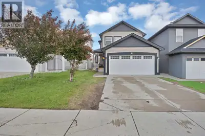 Step into style, comfort, and exceptional value in this beautifully kept two-storey house nestled in...