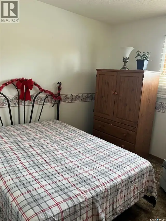 402 3rd STREET NW Ituna, Saskatchewan in Houses for Sale in Regina - Image 10