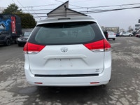2012 Toyota Sienna LE AWD, Automatique, V6 3.5L, 351000Km, Groupe Electrique Complet, Cruise Control... (image 5)