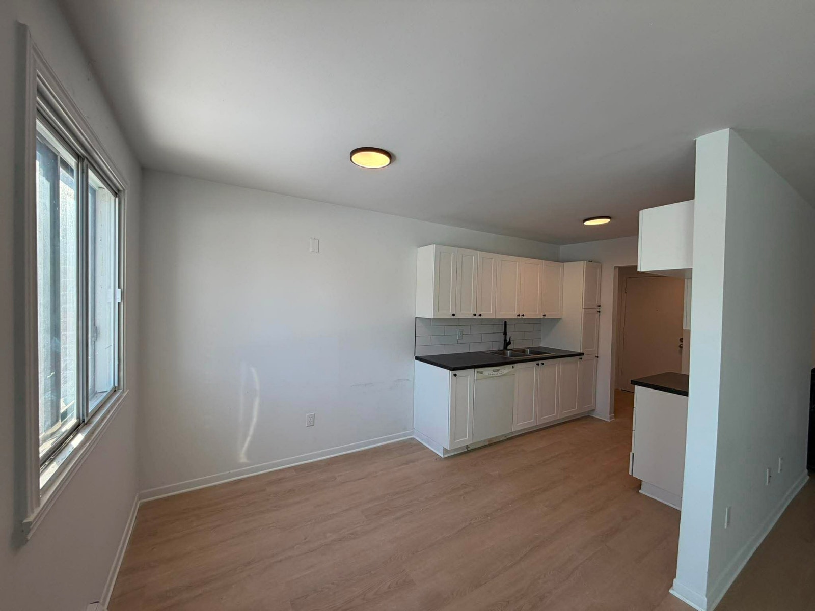 Grand 4 1/2 rénové à louer à Boucherville — photo 2
