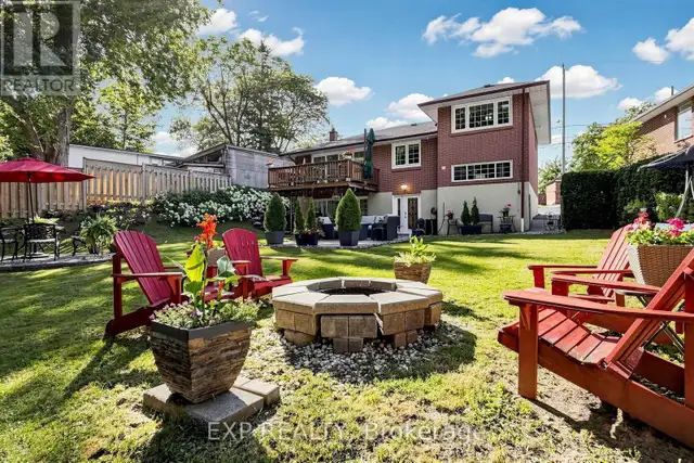 77 Letchworth Crescent Toronto (Downsview-Roding-Cfb), Ontario, photo 3 of 4