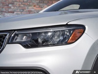 Only 29 Miles! This Jeep Compass has a durable Intercooled Turbo Regular Unleaded I-4 2.0 L/122 engi... (image 9)