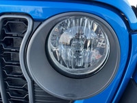 This 2025 JEEP GLADIATOR SPORT 4X4 has the following options Premium Mckinley Trimmed Seats, Remote... (image 9)