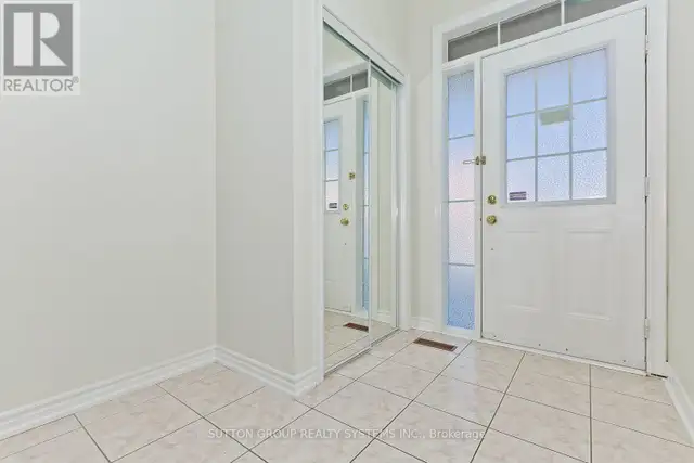 352 BLACK DRIVE Milton (CL Clarke), Ontario in Long Term Rentals in Oakville / Halton Region - Image 3