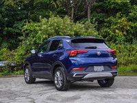 - Panoramic Sunroof - Heated Seat - Power Liftgate - Rear View Camera - AWD *Find your next used veh... (image 8)