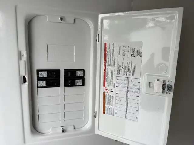 2025 shuttle Office 20-Foot Mobile Office Trailer in Cargo & Utility Trailers in Richmond - Image 19