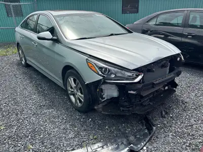 26-1963-19 HYUNDAI SONATA 65570 KM AIR BAGS DEPLOYE , AUTO EN MARCHE ,AUTO ACCIDENTE V.G.A , ,VOIR P...
