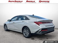 Air Conditioning, Exterior Parking Camera Rear, Fully automatic headlights, Heated Front Bucket Seat... (image 3)