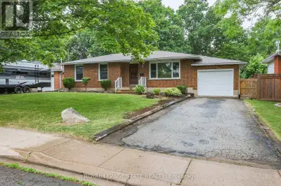 GREAT OPPORTUNITY IN A QUIET, FAMILY-FRIENDLY BEAMSVILLE NEIGHBOURHOOD IN-LAW POTENTIAL & NO REAR NE...