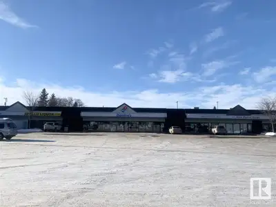 Vacant retail bay, fully gutted and ready for customized tenant improvements. Abundant parking. Idea...