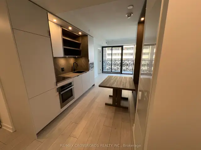 Downtown Toronto Condo with Modern Kitchen in Condos for Sale in City of Toronto - Image 2