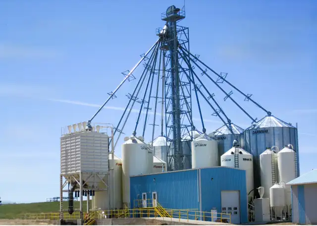 Hand Hills Feeds Livestock Feed and Minerals in Equestrian & Livestock Accessories in Medicine Hat - Image 3