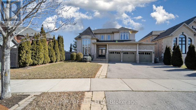 4 QUATRO CRES Brampton, Ontario in Houses for Sale in Mississauga / Peel Region - Image 2
