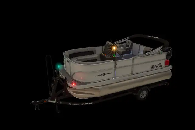 2026 Sun Tracker Party Barge 16 DLX Pontoon boat in Powerboats & Motorboats in Winnipeg - Image 31