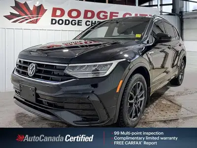This Volkswagen Tiguan boasts a Intercooled Turbo Regular Unleaded I-4 2.0 L/121 engine powering thi...