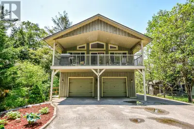 Tucked away on a quiet road, just a 5-minute walk to the sandy shores of Balm Beach, this relaxed an...