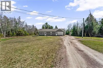 Great size home with 2 bedrooms attached garage ! Great size 2 acre lot with huge detached garage! (...
