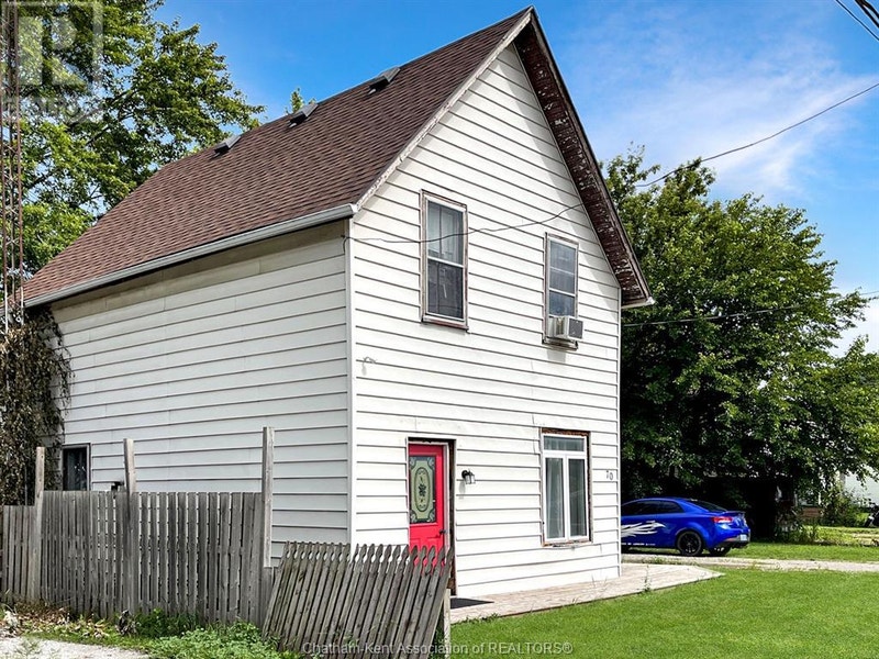 70 Railroad STREET Thamesville, Ontario Houses for Sale Chatham