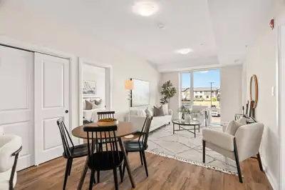 2 bed 2 bath - Bright Modern in North London