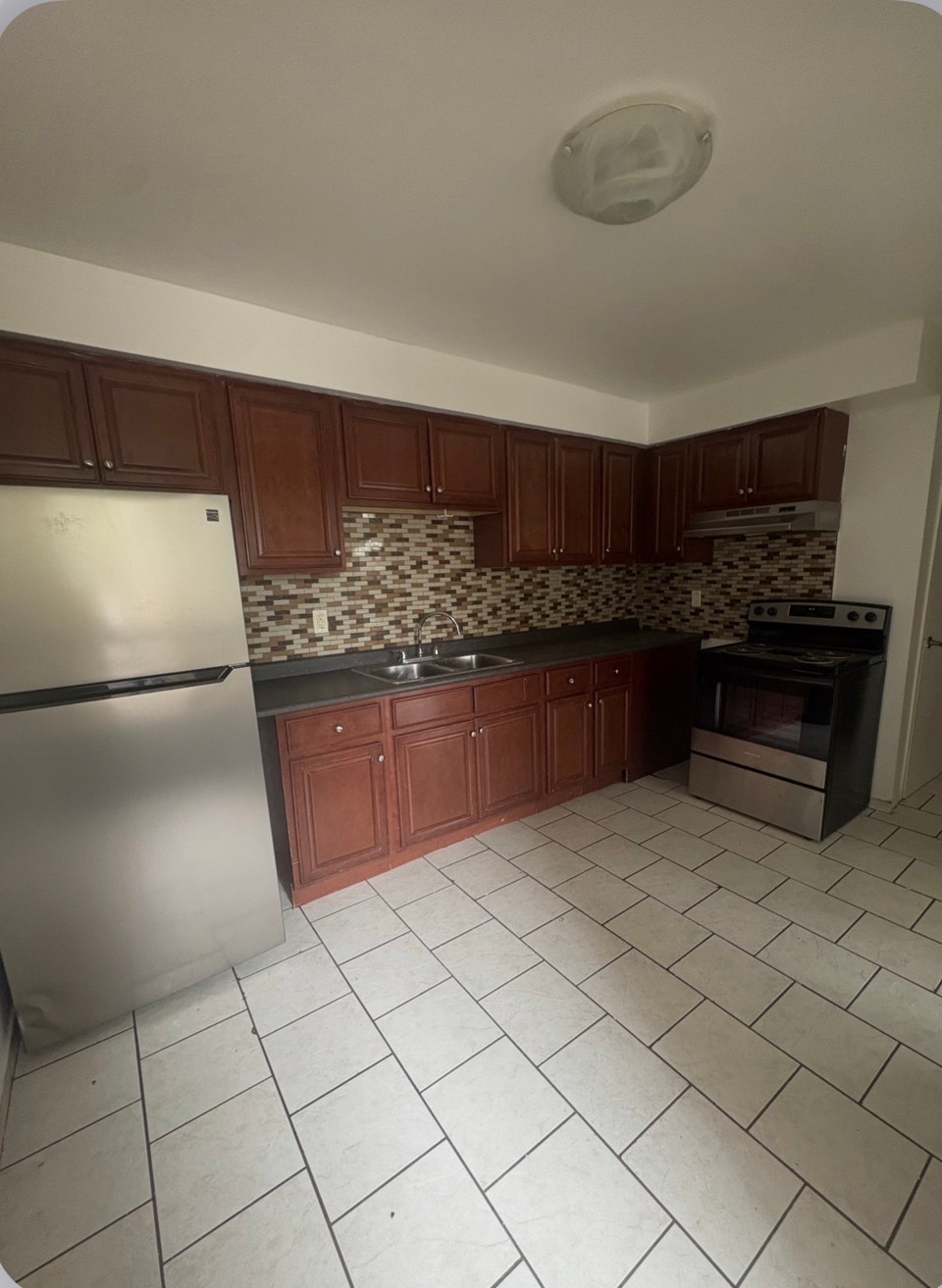 Large 3 Bedroom Townhouse Available 3